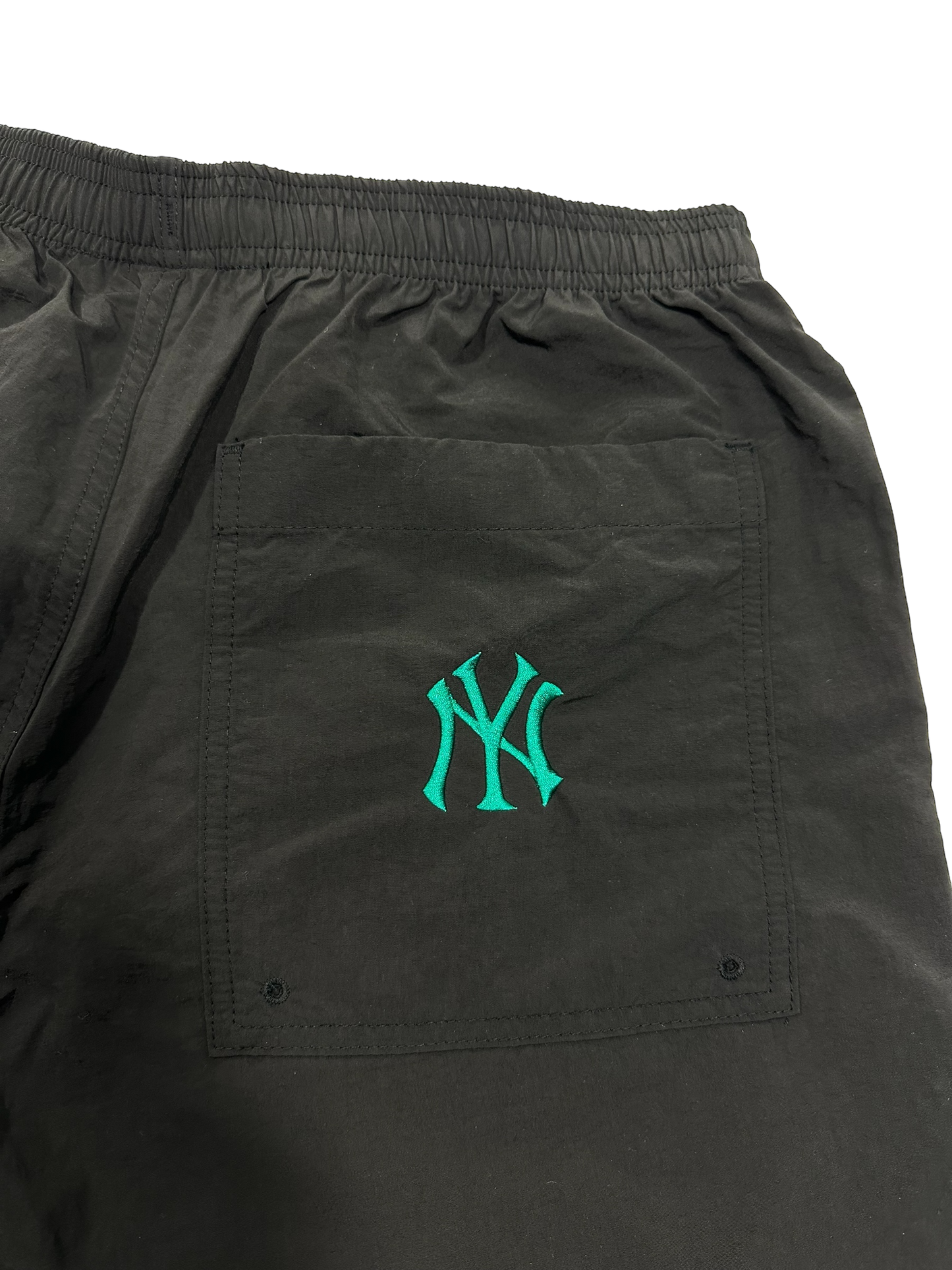 CURSIVE LOGO SHORTS - BLACK